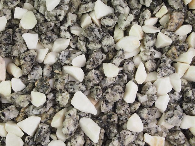 BULK BAG 8-3MM ARCTIC BLACK & WHITE SPAR