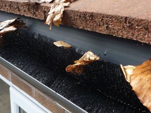 BRP16CI/B 2MTR LENGTH PORCUPIPE BRISTLE PROTECTOR SYSTEM