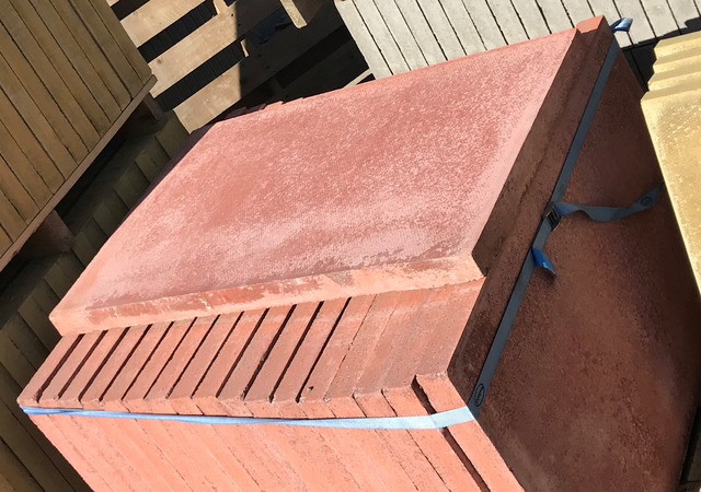 900 X 600 X 50MM RED FLAG