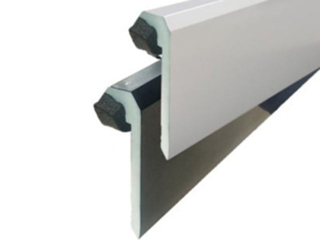 EPDM 2.5M PVC CHECK KERB TRIM (6 / BOX)