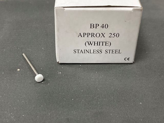 BP40 S/STEEL WHITE POLY TOPS (250/BOX)