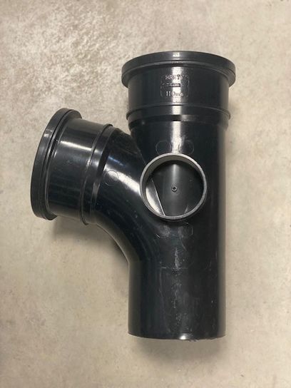 BS458B 110MM BLACK SOIL 104° D/S BRANCH 2 BOSSES