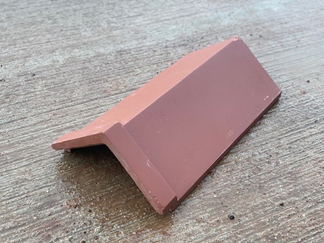 105 DEG RED COMPOSITE ANGLE CAPPED RIDGE 450MM LONG