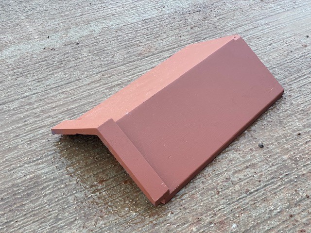 115 DEG RED COMPOSITE ANGLE CAPPED RIDGE 450MM LONG