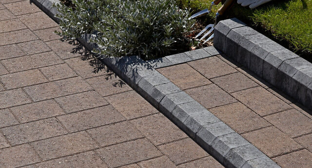 PLASMOR SMALL CHARCOAL KERB EDGING 120H X 120D X 100W 10/LIN MTR.