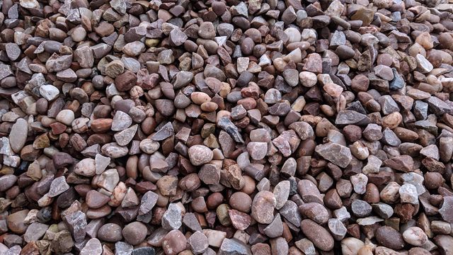 BULK BAG 20MM STAFFORDSHIRE PINK GRAVEL